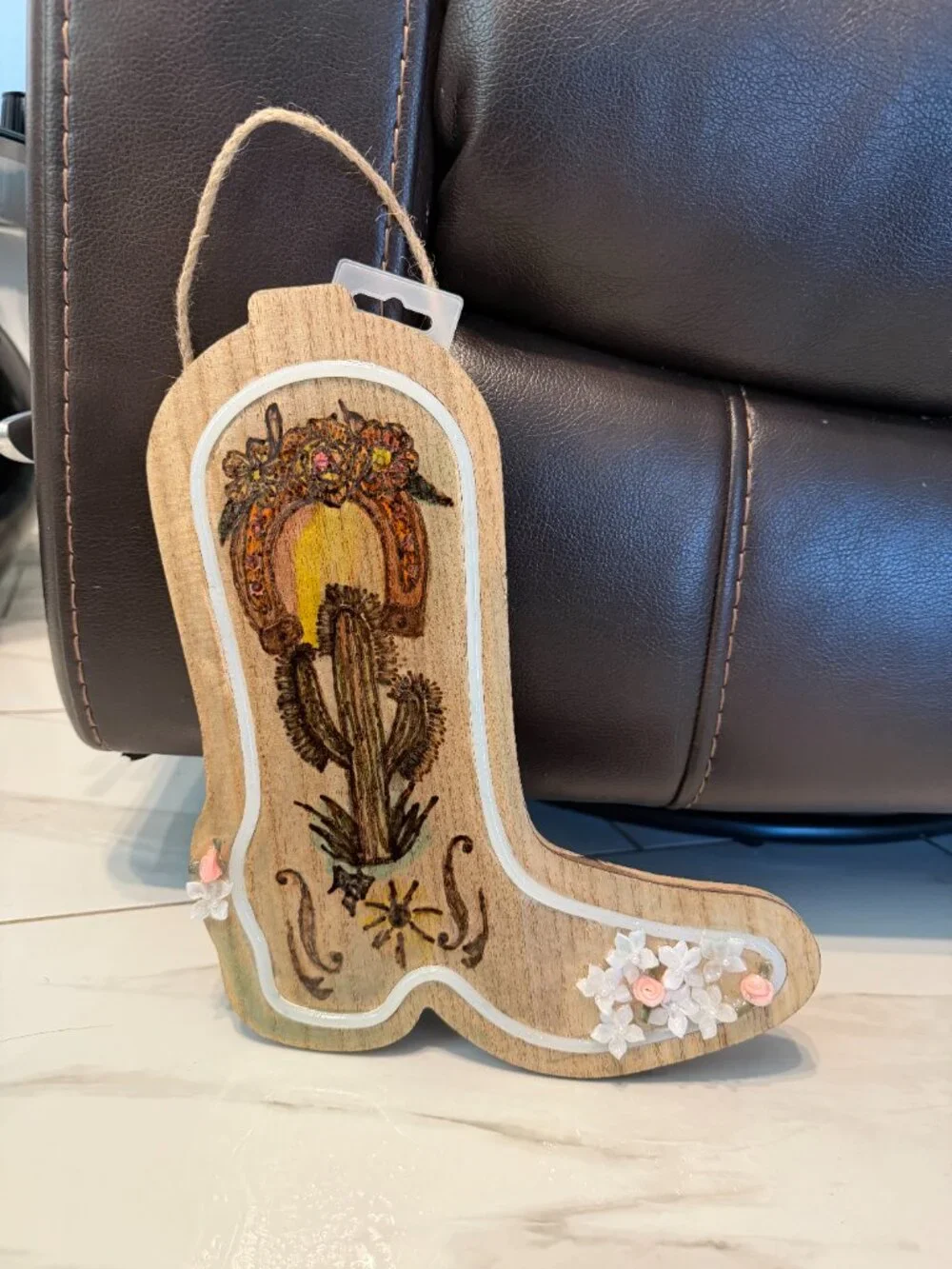 Western LED Cowboy Boot Wall Decor – Rustic Floral Light-Up Sign
